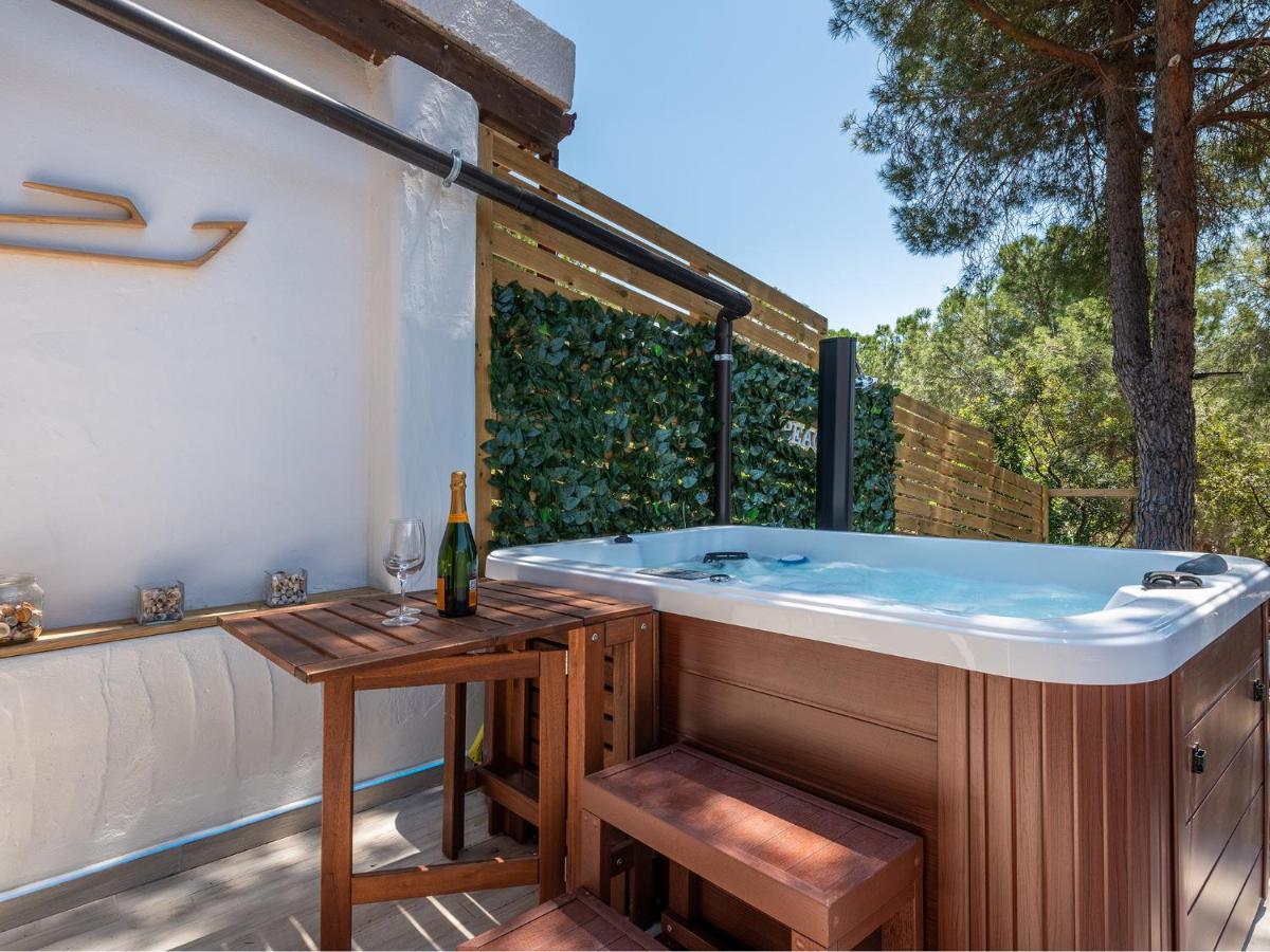 Sardinia Spa Apartment Джеремеас Екстер'єр фото